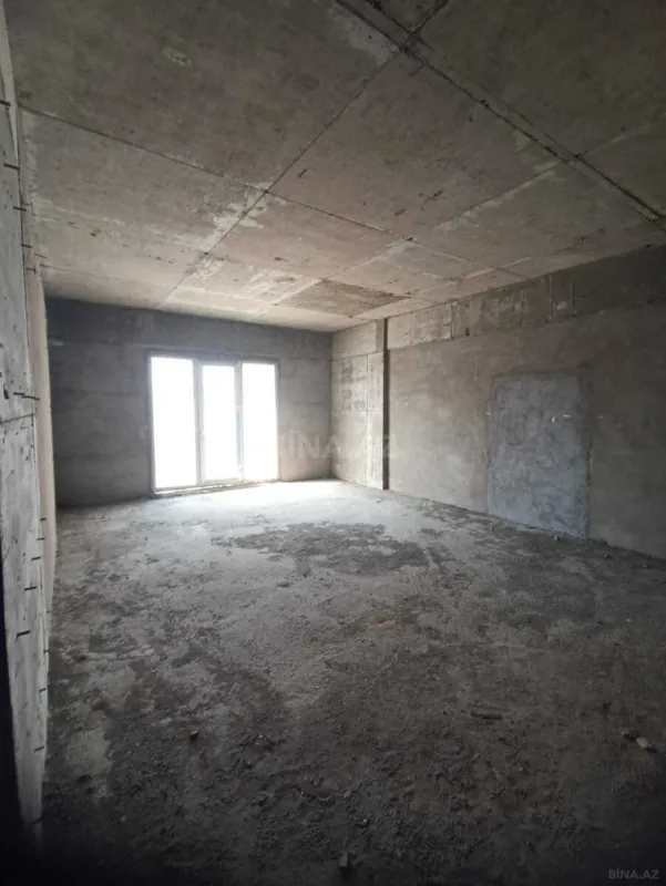 Satılır 4 otaqlı mənzil 175 m²