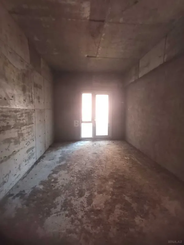 Satılır 4 otaqlı mənzil 175 m²