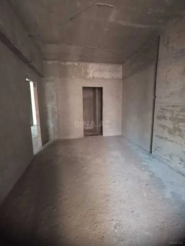 Satılır 4 otaqlı mənzil 175 m²