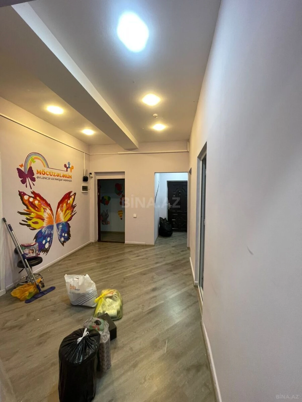 Kirayə verilir 9 otaqlı ofis 222 m²