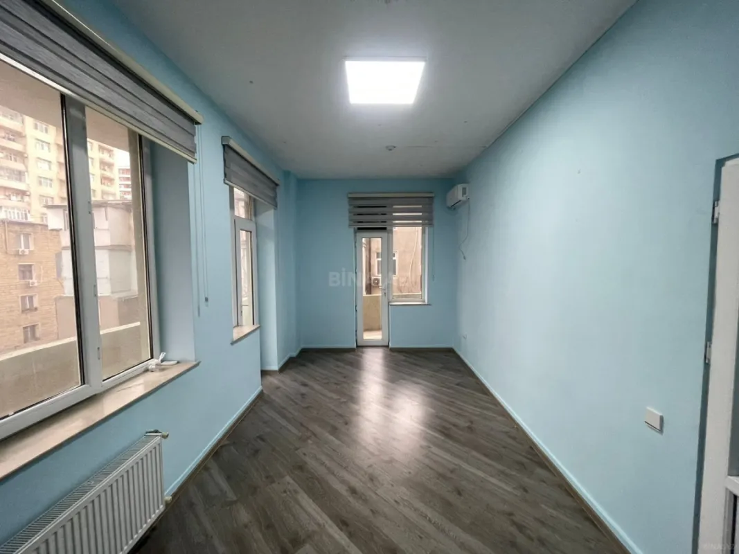 Kirayə verilir 9 otaqlı ofis 222 m²