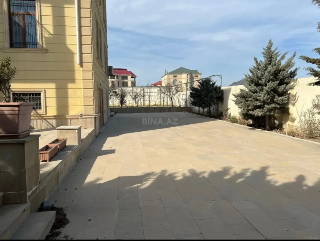 Satılır 7 otaqlı həyət evi 300 m²