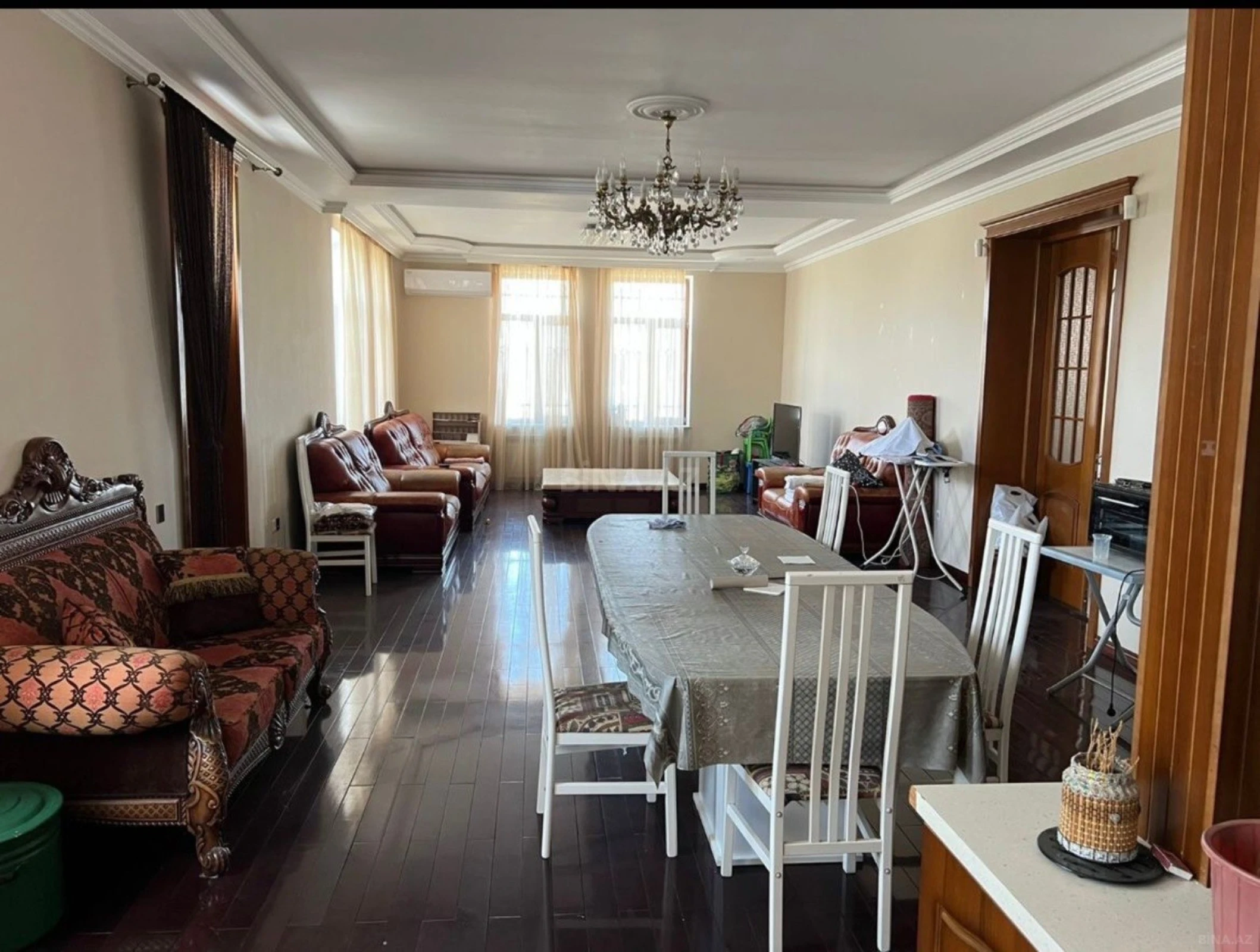 Satılır 7 otaqlı həyət evi 300 m²