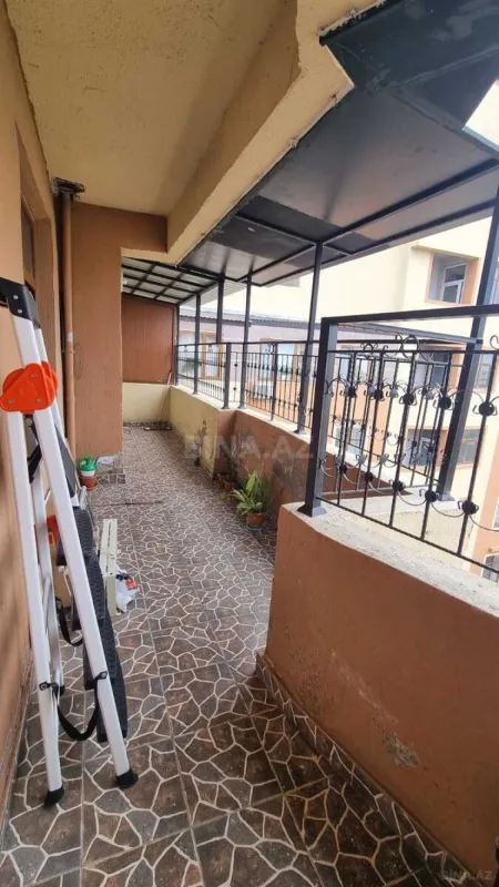 Satılır 4 otaqlı mənzil 130 m²