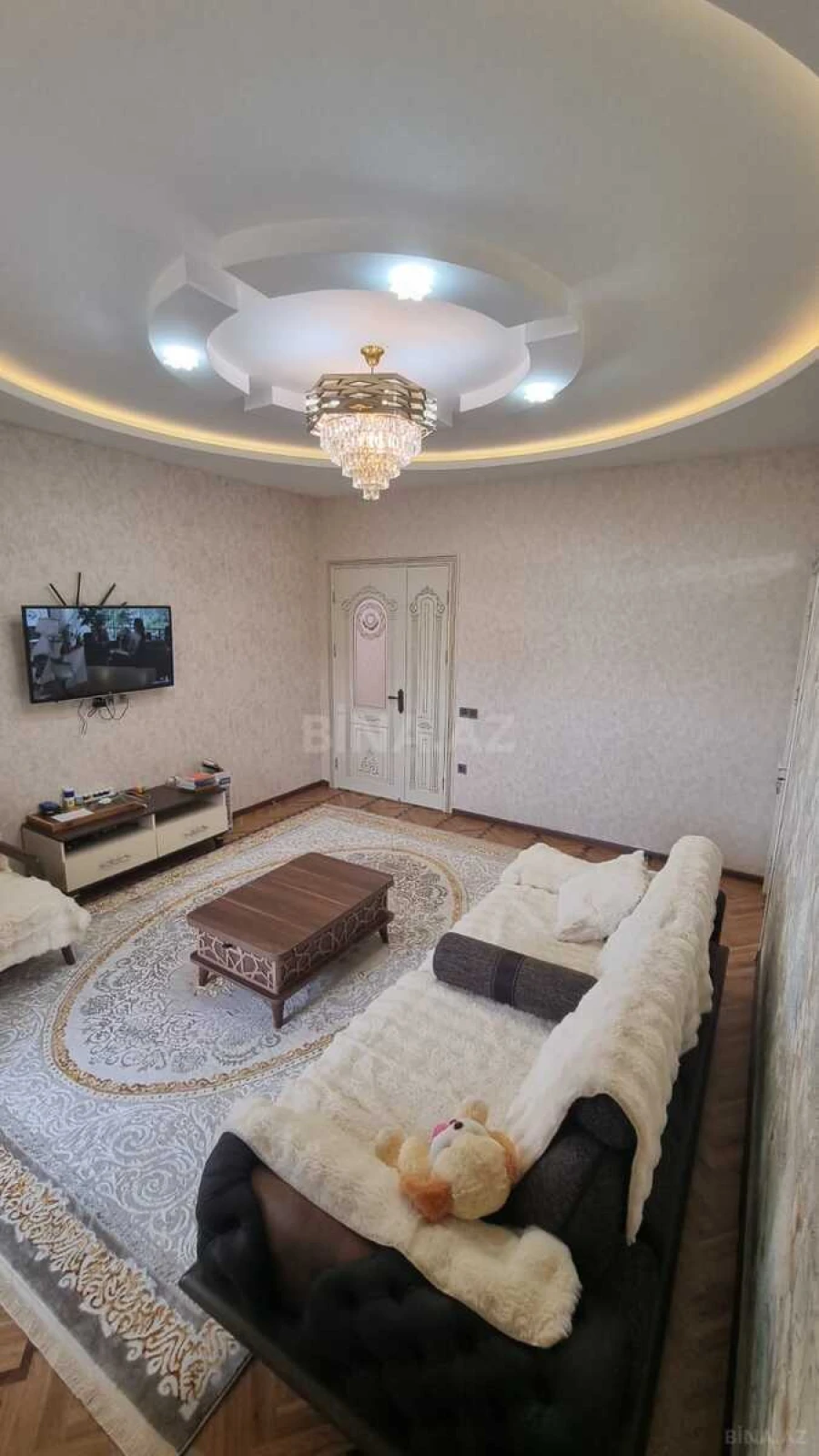 Satılır 4 otaqlı mənzil 130 m²