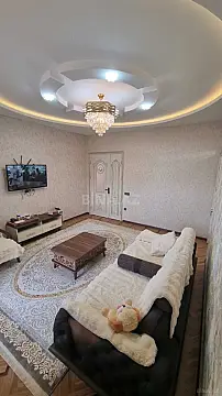 Satılır 4 otaqlı mənzil 130 m²