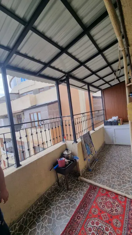Satılır 4 otaqlı mənzil 130 m²