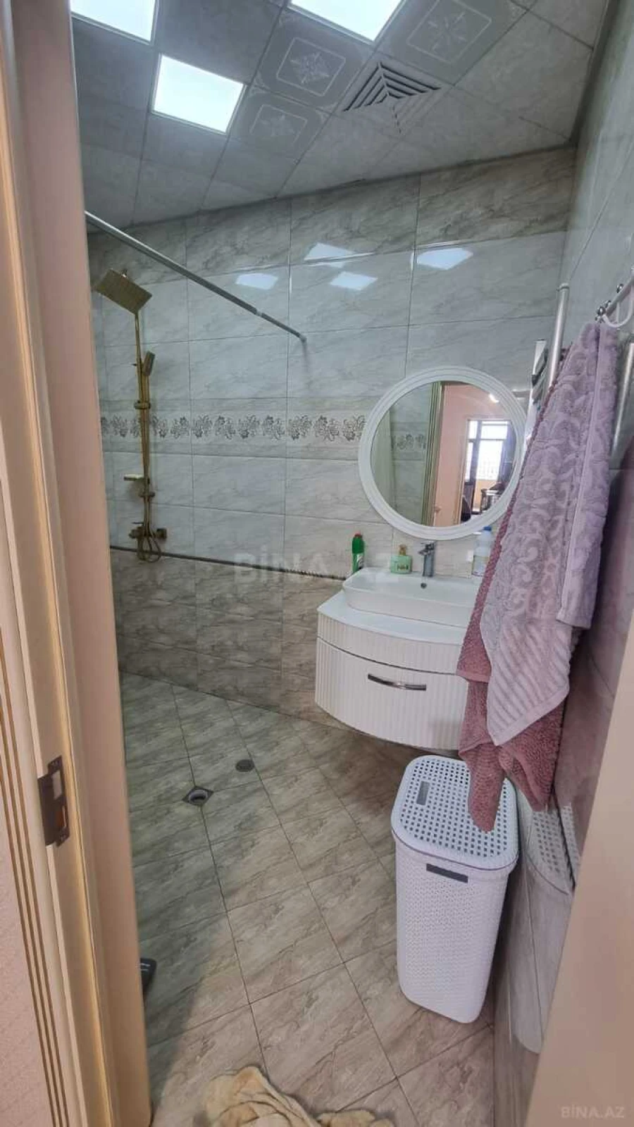 Satılır 4 otaqlı mənzil 130 m²