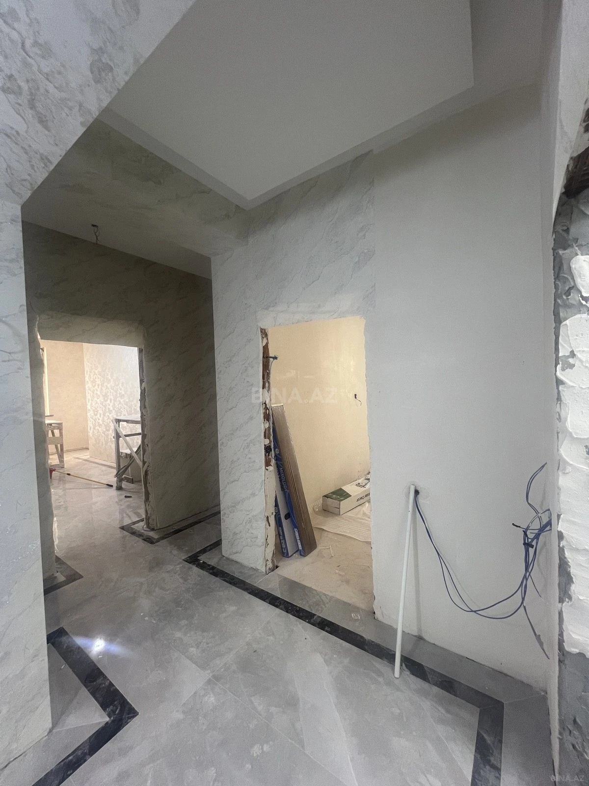 Satılır 3 otaqlı mənzil 123 m²