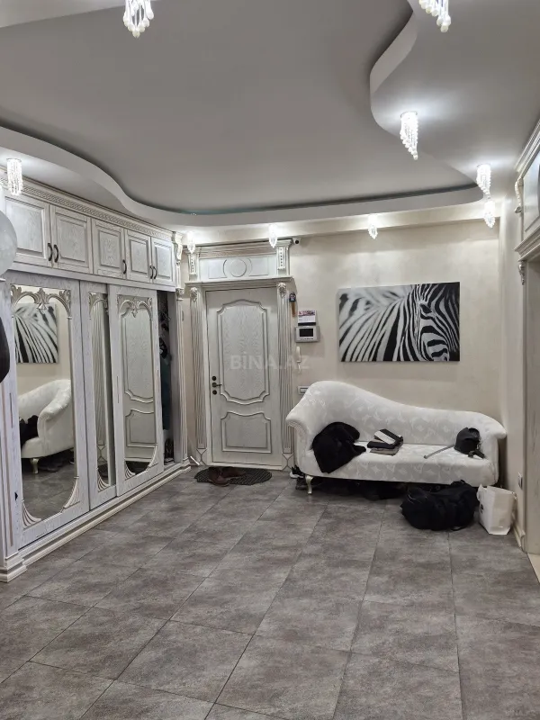 Satılır 3 otaqlı mənzil 150 m²