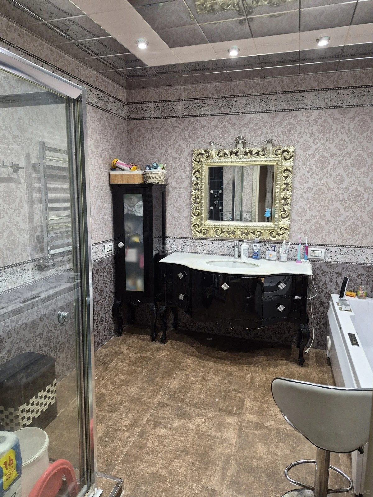 Satılır 3 otaqlı mənzil 150 m²