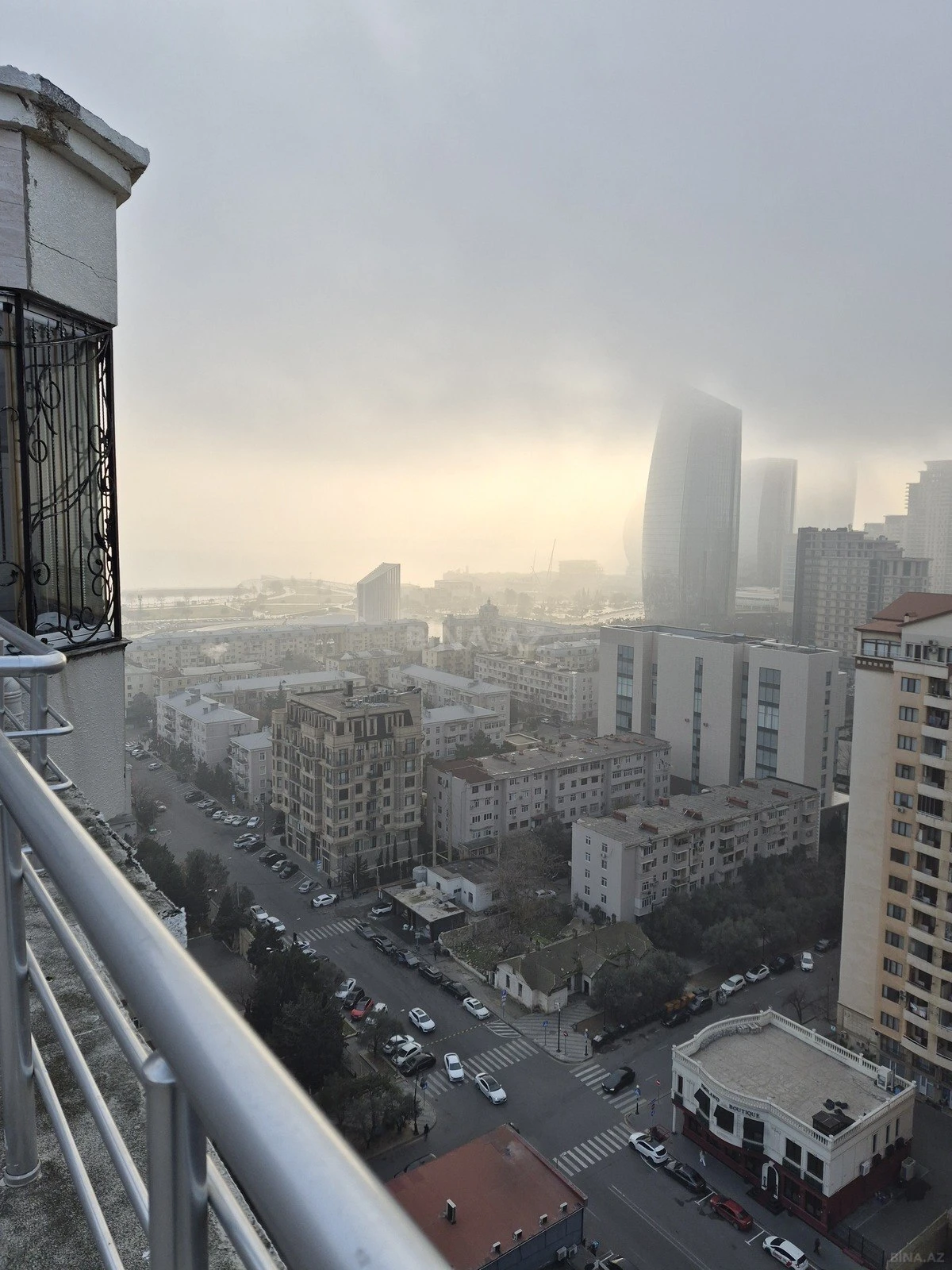 Satılır 3 otaqlı mənzil 150 m²