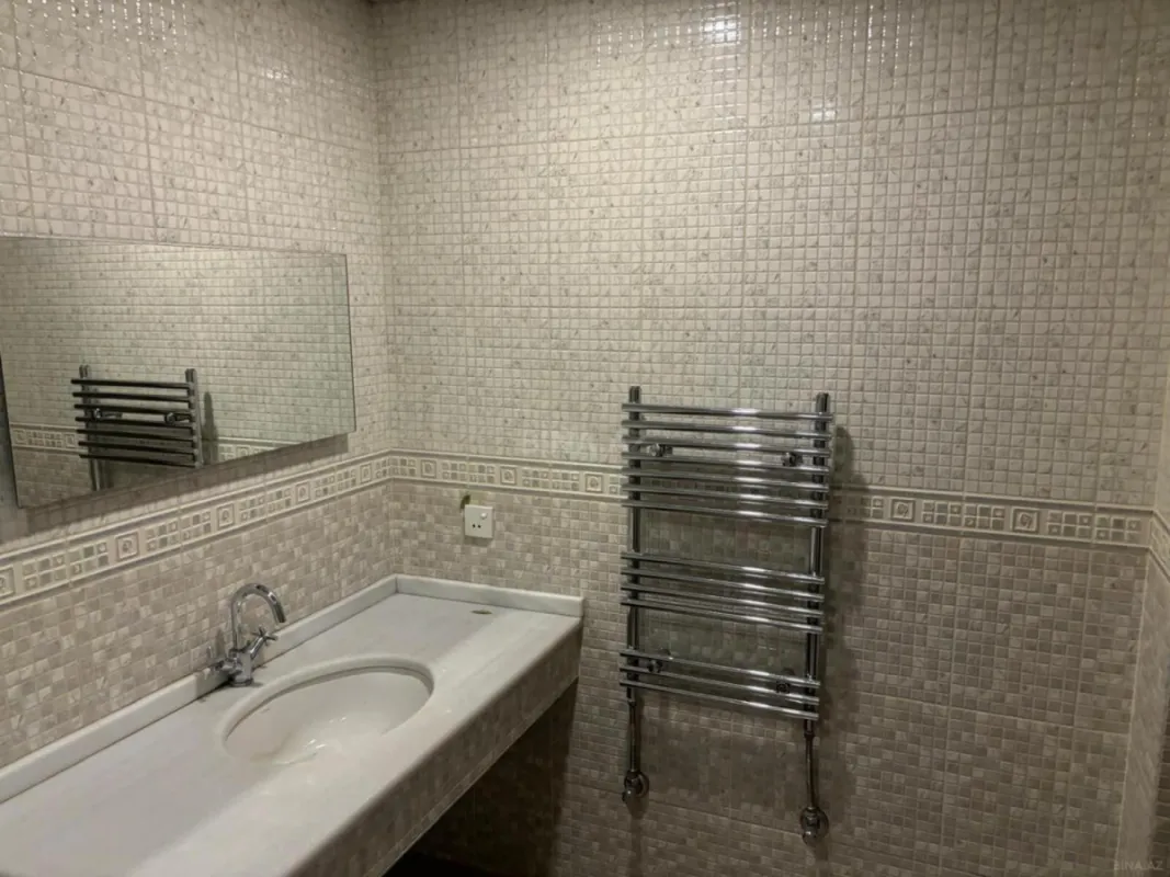 Satılır 2 otaqlı mənzil 94 m²