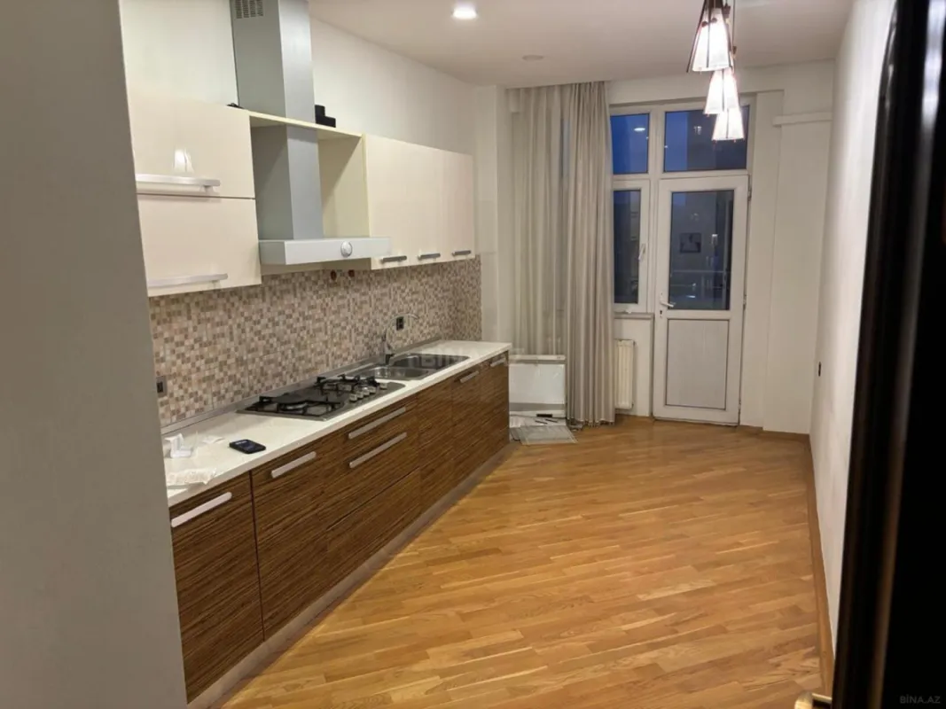 Satılır 2 otaqlı mənzil 94 m²