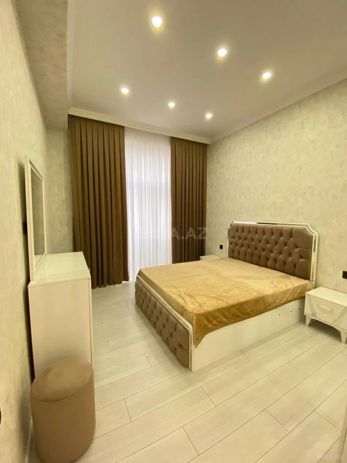 Kirayə verilir 3 otaqlı mənzil 120 m²