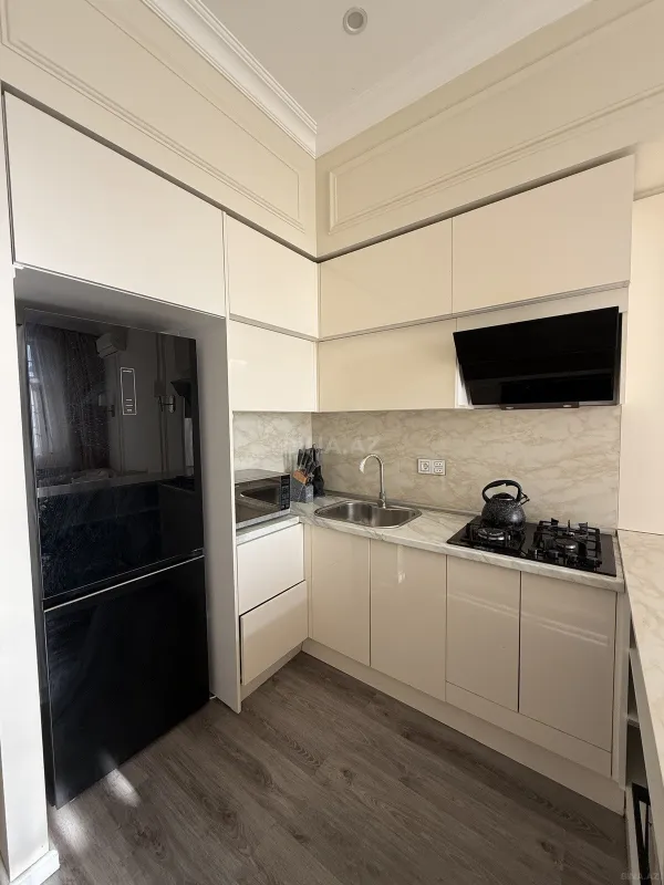 Kirayə verilir 2 otaqlı mənzil 50 m²