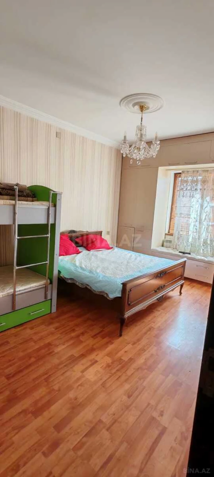 Satılır 2 otaqlı mənzil 70 m²