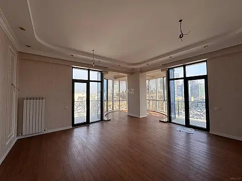 Satılır 3 otaqlı mənzil 154 m²