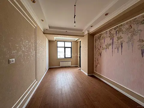 Satılır 3 otaqlı mənzil 154 m²