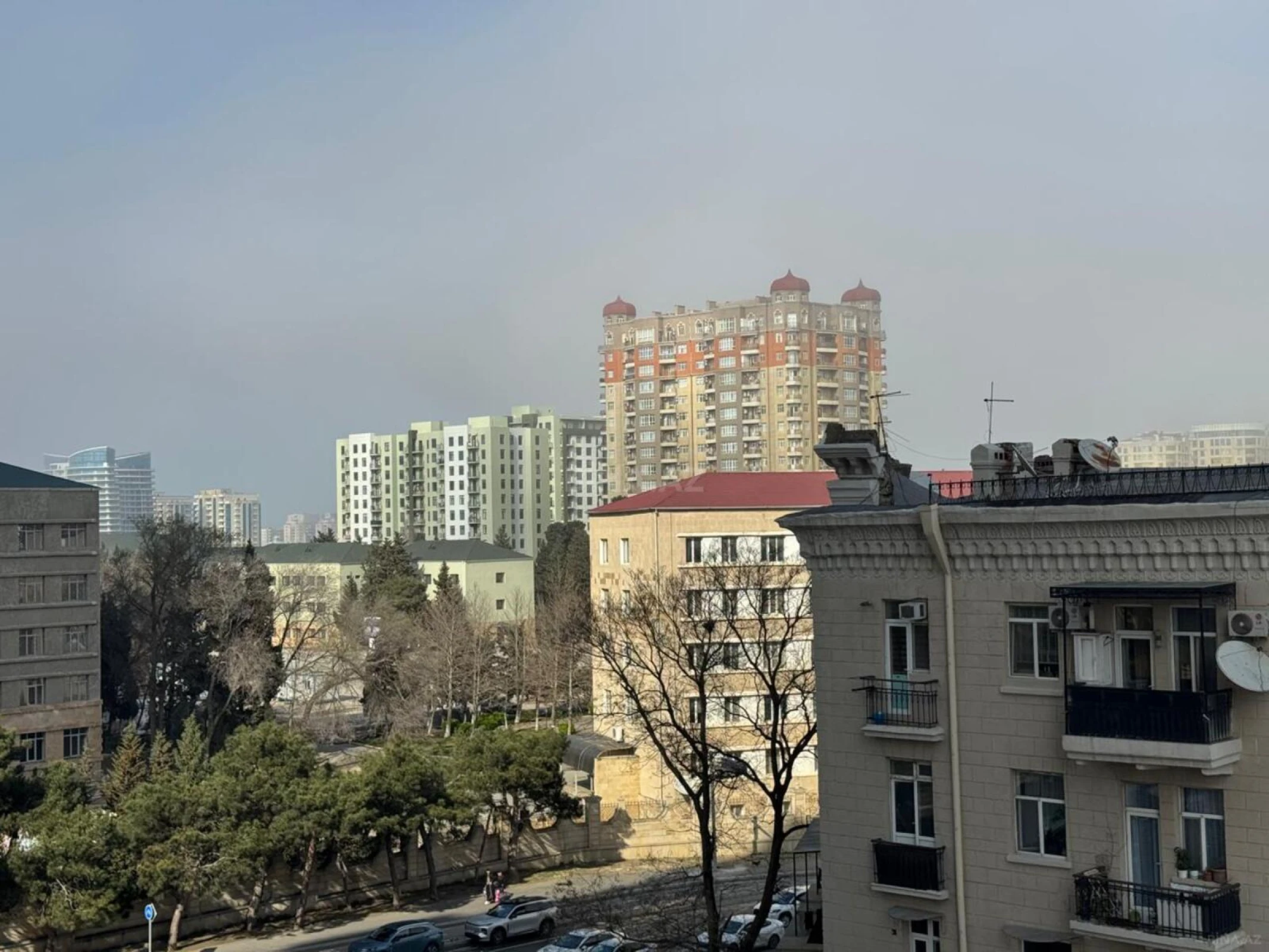 Satılır 3 otaqlı mənzil 154 m²