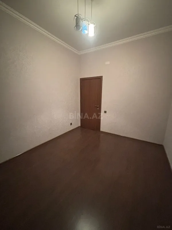 Satılır 4 otaqlı mənzil 111 m²