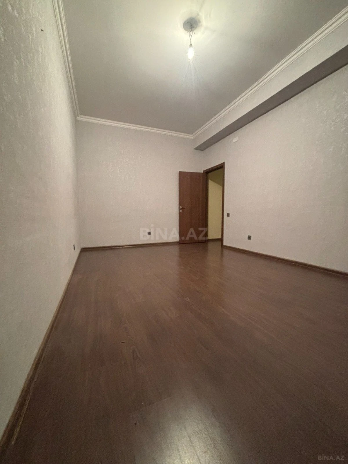 Satılır 4 otaqlı mənzil 111 m²