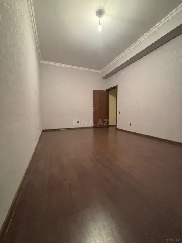 Satılır 4 otaqlı mənzil 111 m²