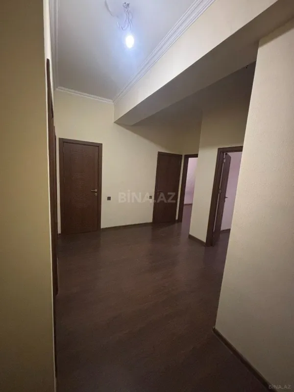 Satılır 4 otaqlı mənzil 111 m²