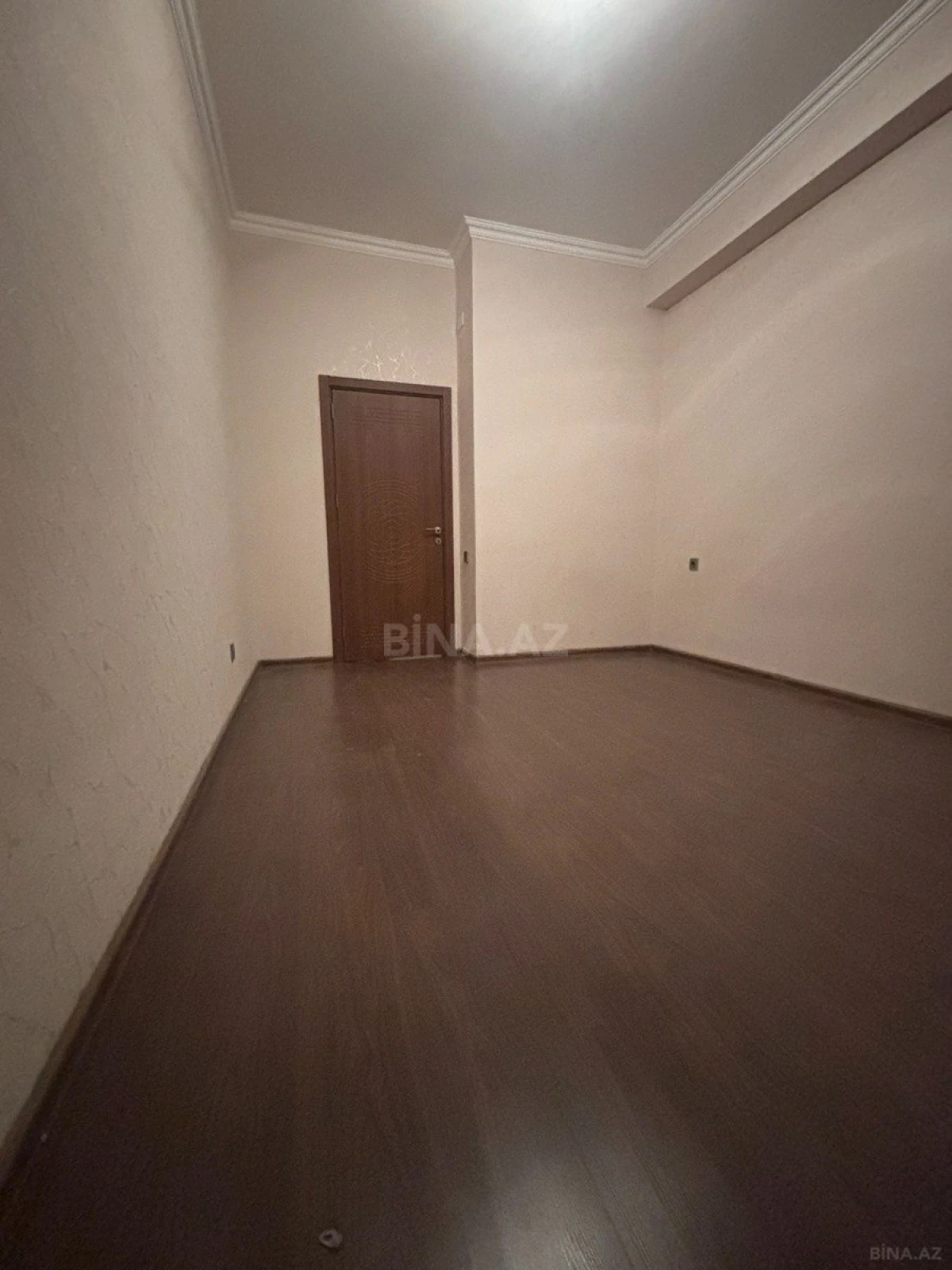 Satılır 4 otaqlı mənzil 111 m²