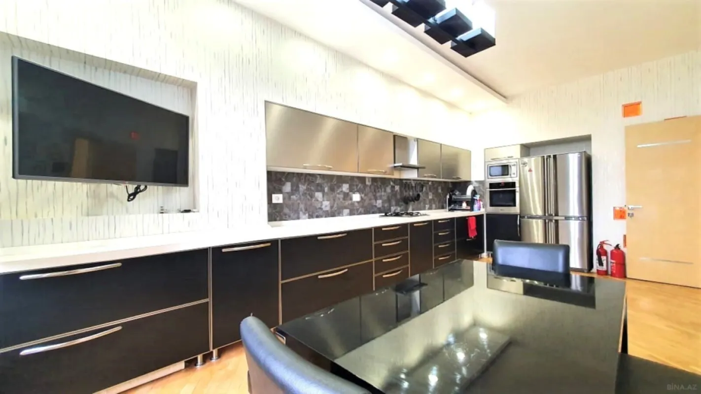 Kirayə verilir 3 otaqlı mənzil 125 m²