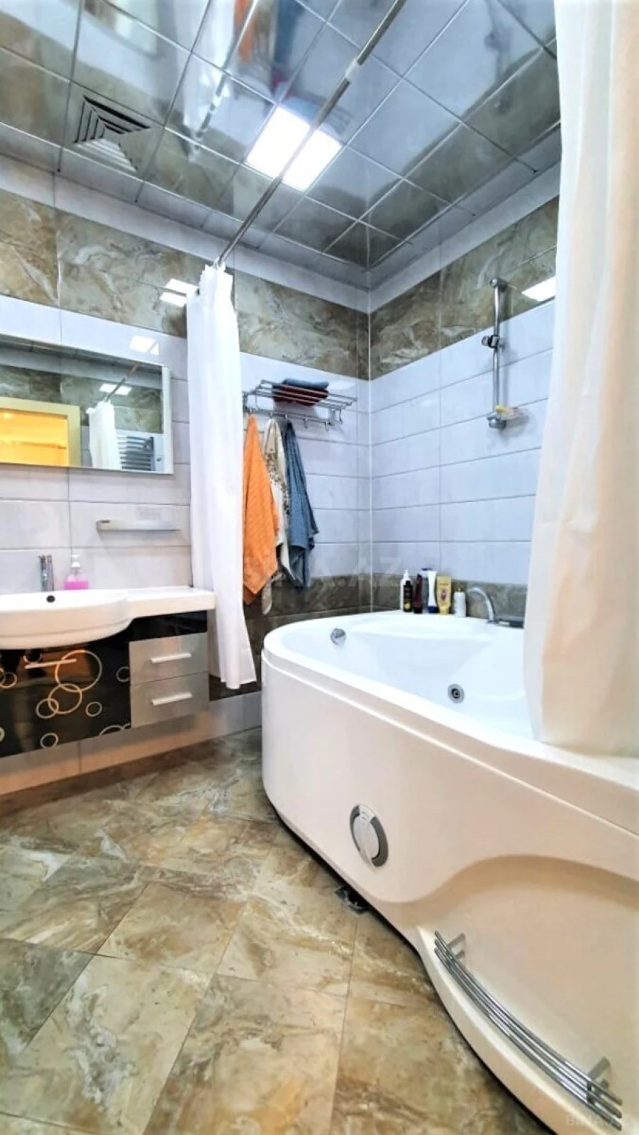 Kirayə verilir 3 otaqlı mənzil 125 m²