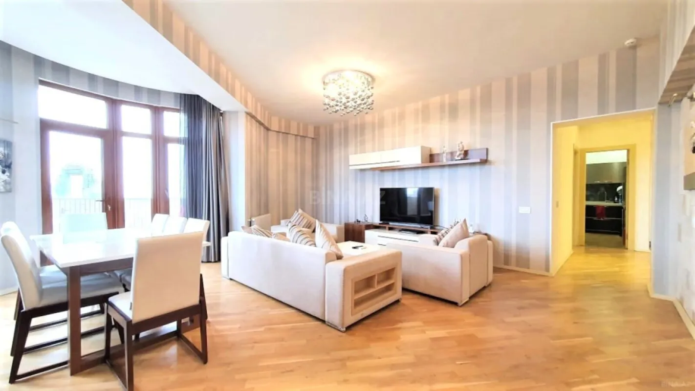 Kirayə verilir 3 otaqlı mənzil 125 m²