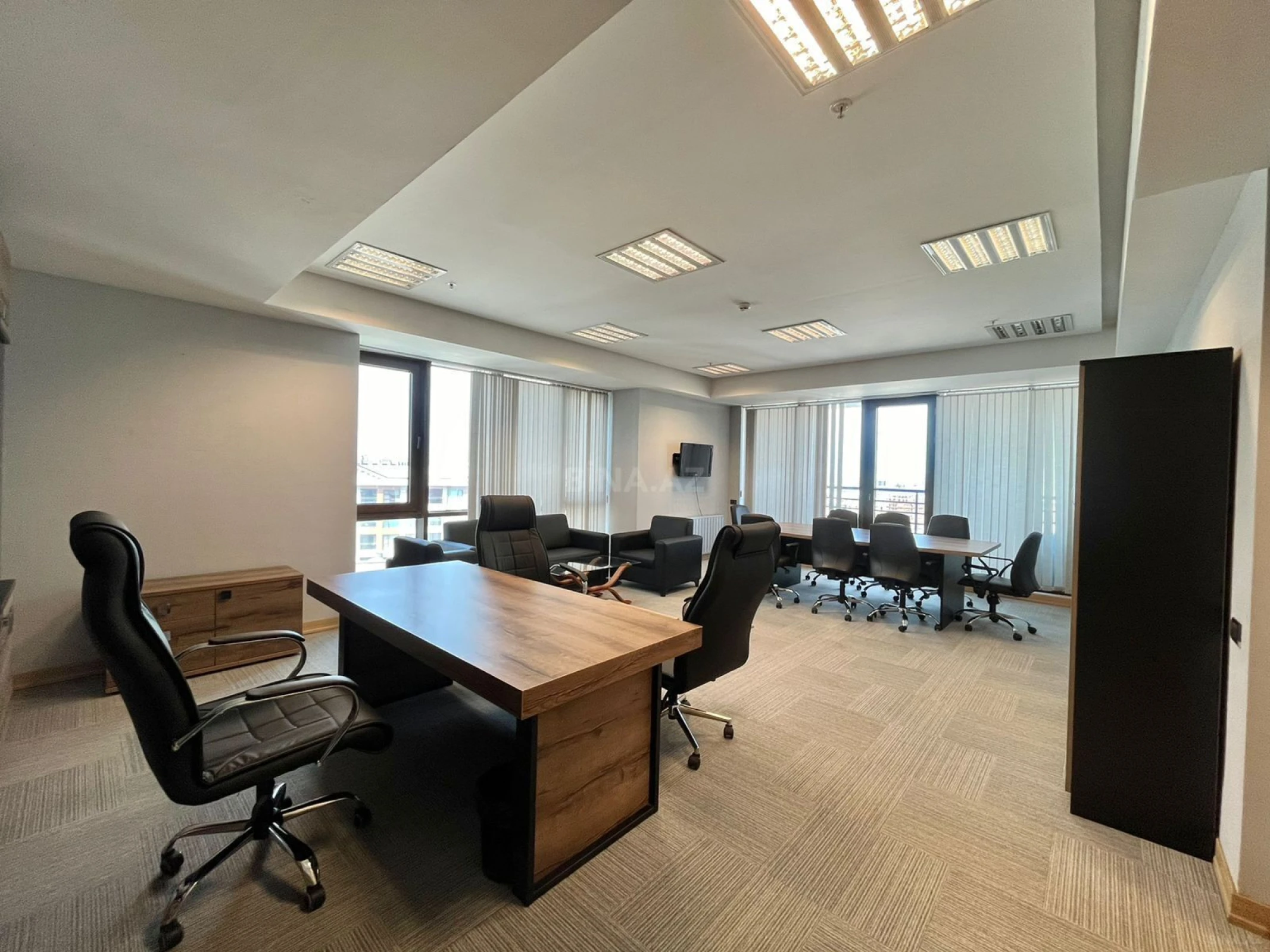 Kirayə verilir 2 otaqlı ofis 110 m²