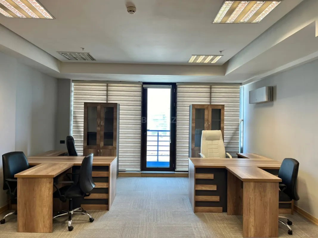 Kirayə verilir 2 otaqlı ofis 110 m²