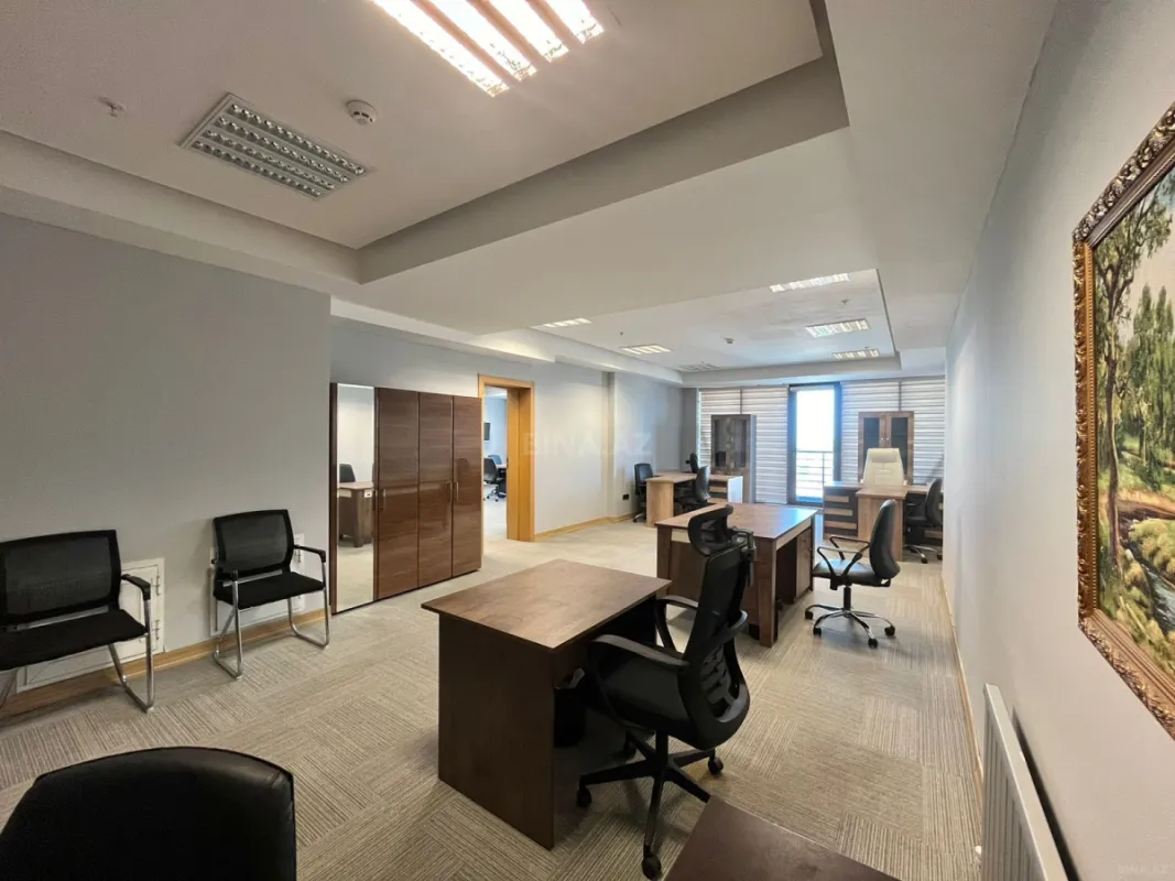 Kirayə verilir 2 otaqlı ofis 110 m²