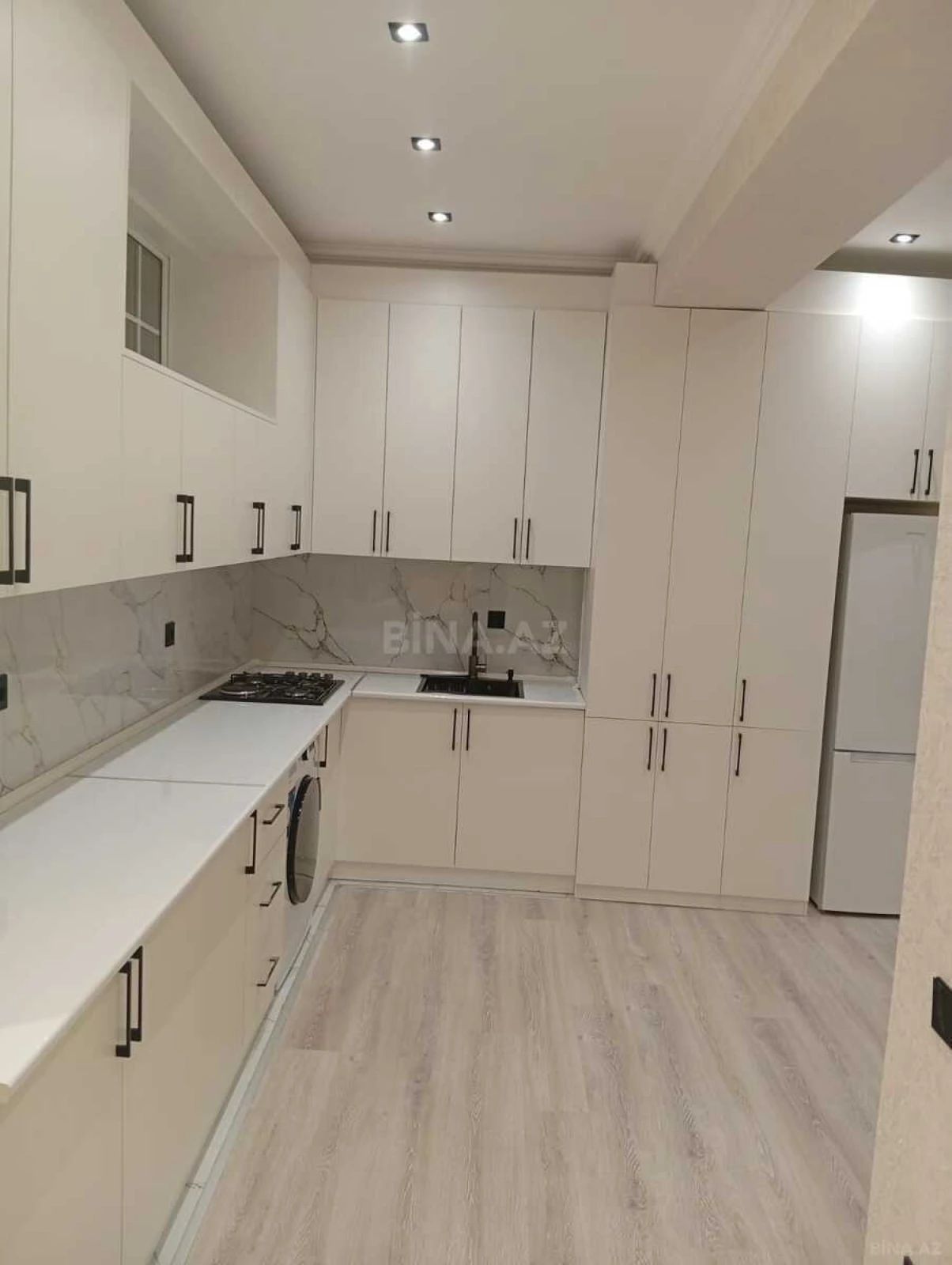 Kirayə verilir 3 otaqlı mənzil 86 m²