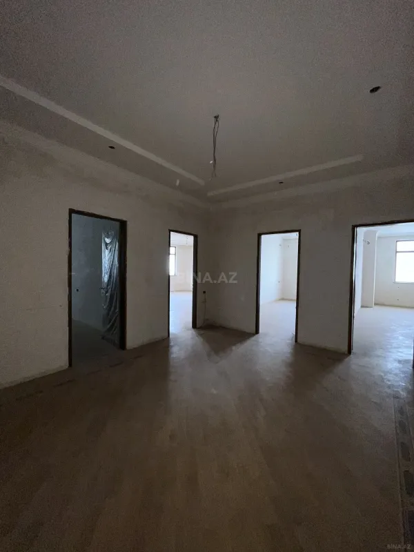 Satılır 4 otaqlı mənzil 237 m²