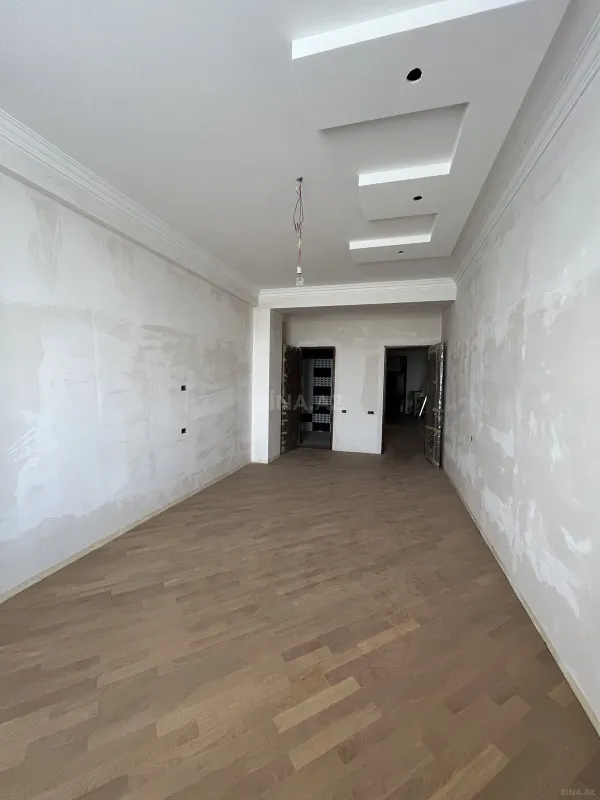 Satılır 4 otaqlı mənzil 237 m²