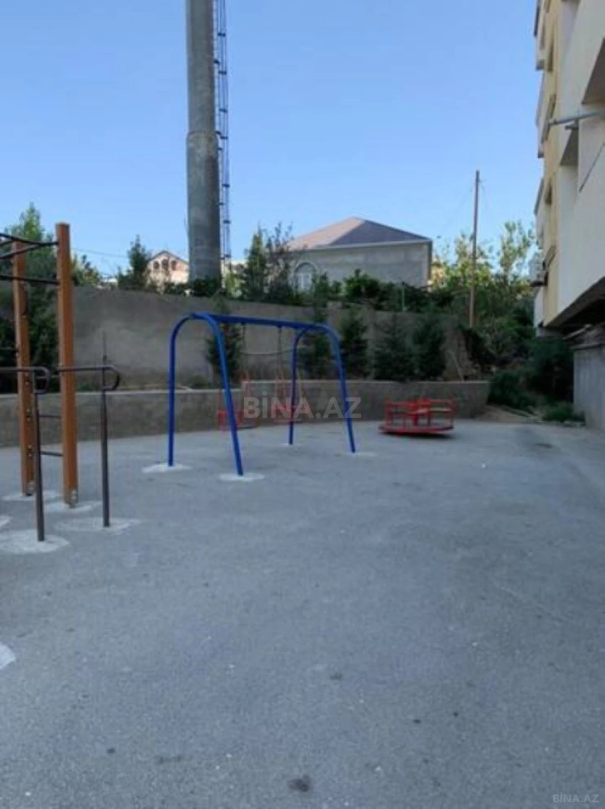 Satılır 2 otaqlı mənzil 107 m²