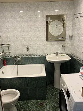 Kirayə verilir 2 otaqlı mənzil 70 m²