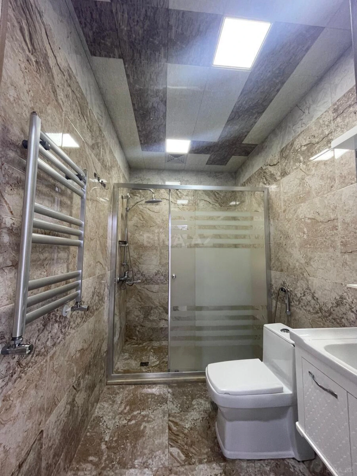 Satılır 2 otaqlı mənzil 75 m²