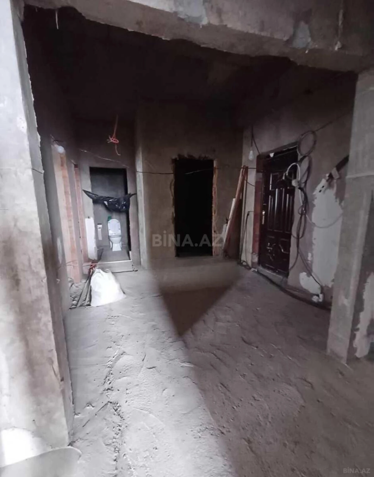 Satılır 3 otaqlı mənzil 110 m²