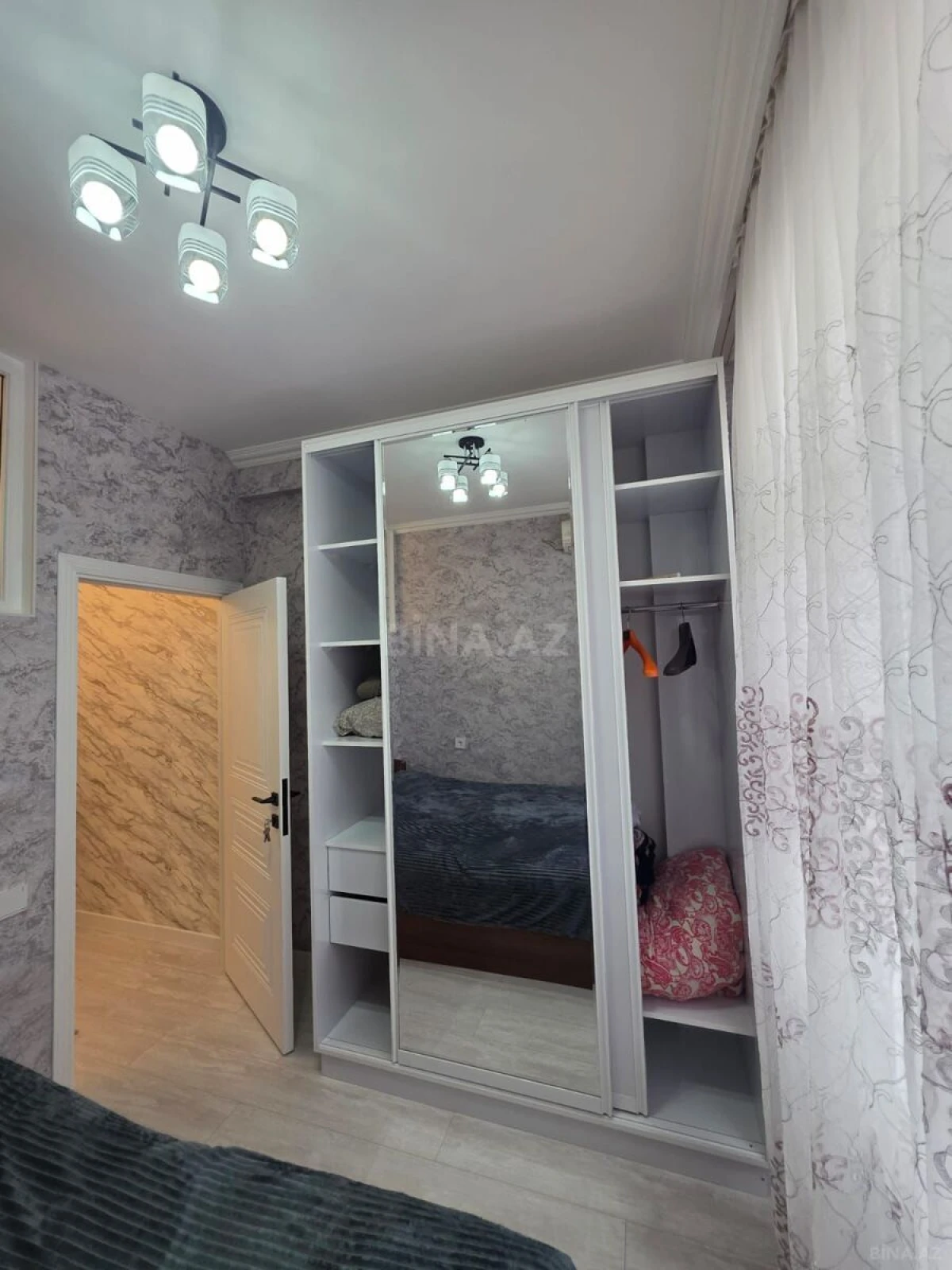 Kirayə verilir 2 otaqlı mənzil 50 m²