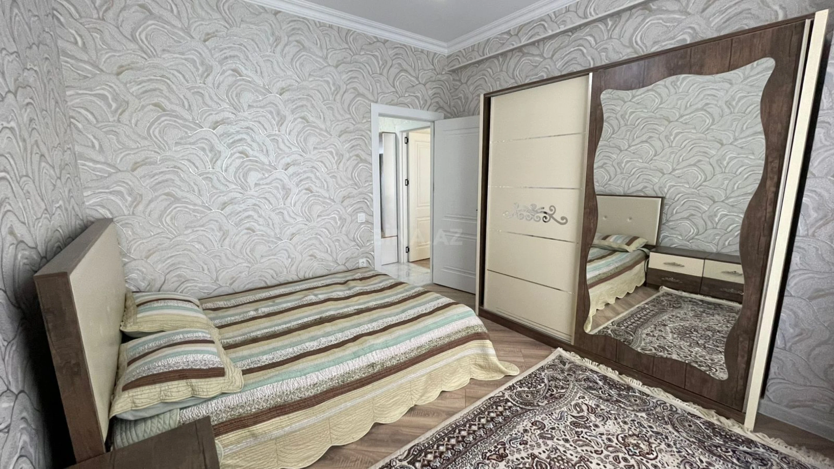 Satılır 2 otaqlı mənzil 65 m²