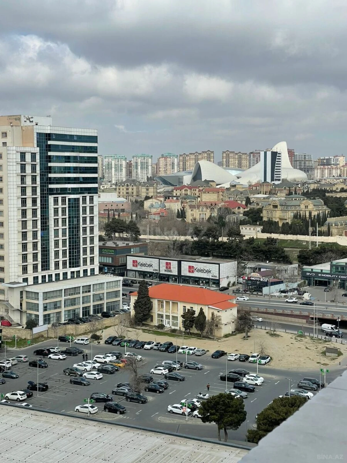 Satılır 2 otaqlı mənzil 65 m²