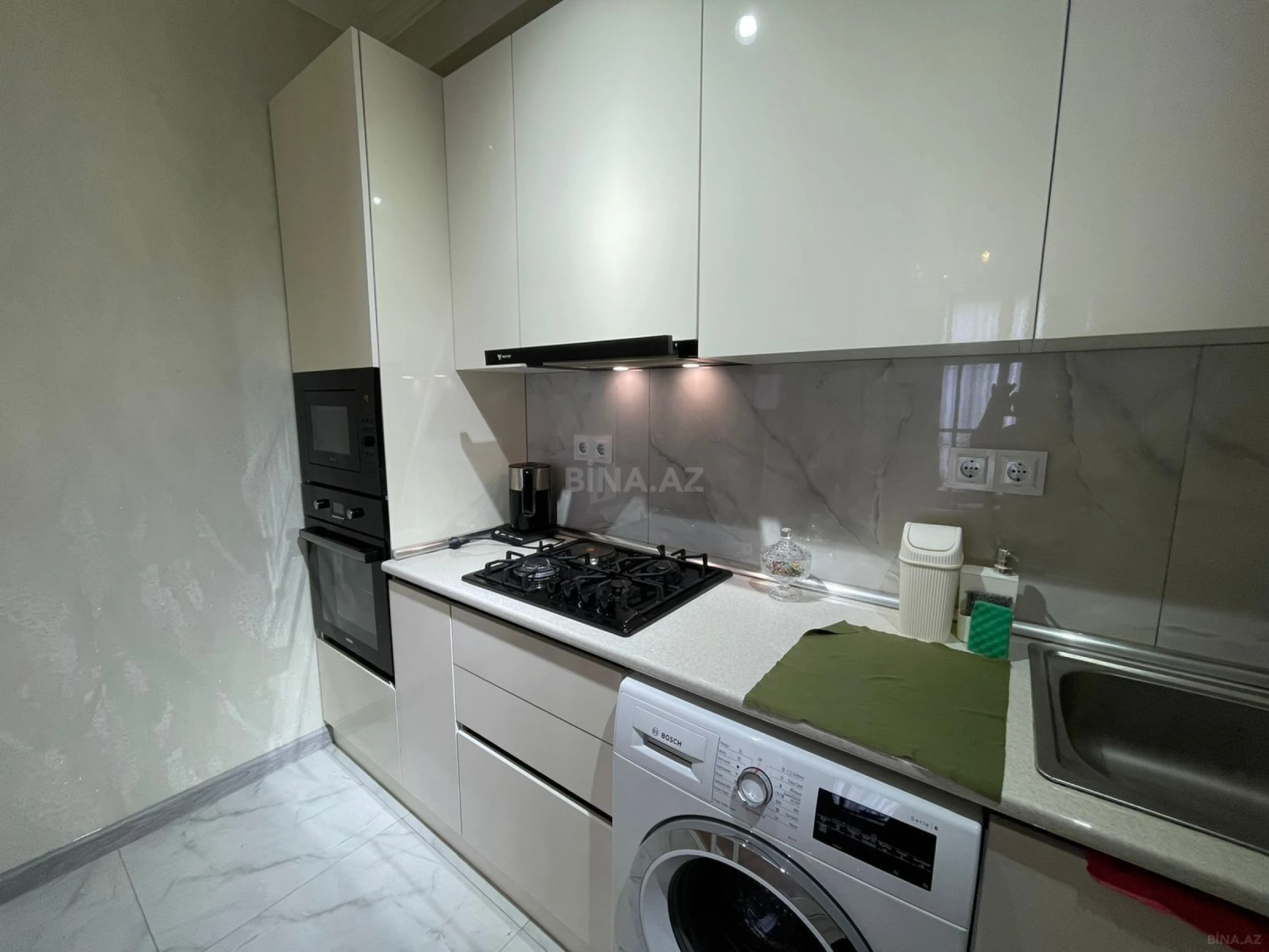 Satılır 2 otaqlı mənzil 65 m²
