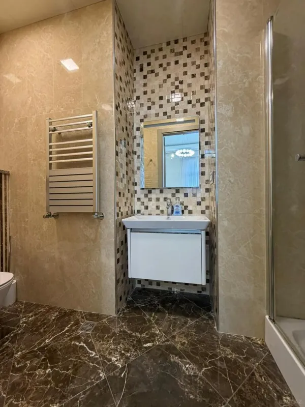 Satılır 3 otaqlı mənzil 130 m²