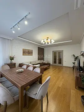 Satılır 3 otaqlı mənzil 130 m²
