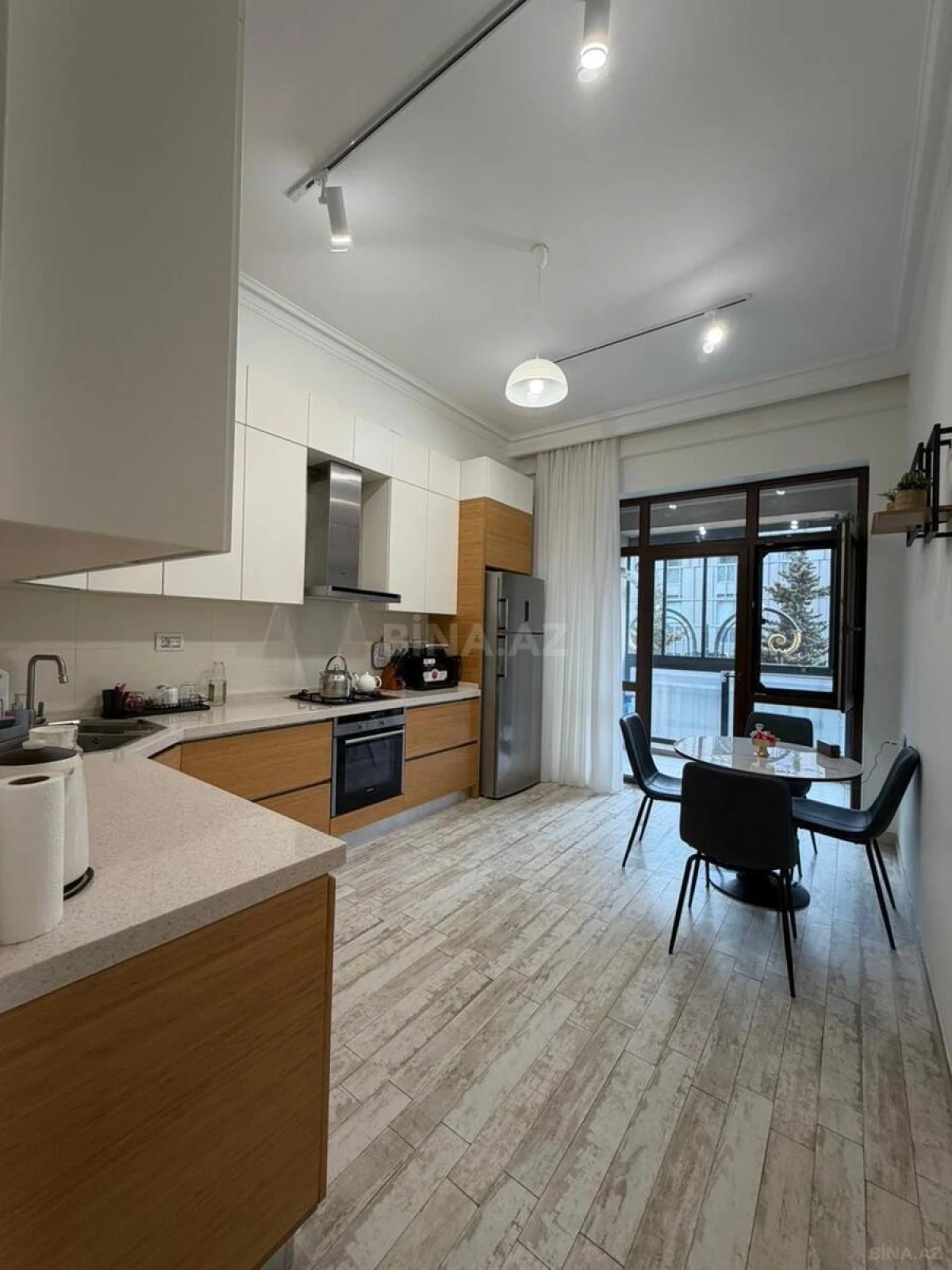 Satılır 3 otaqlı mənzil 130 m²