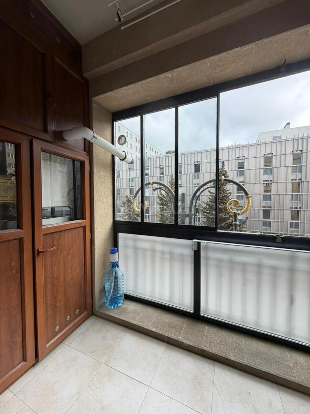 Satılır 3 otaqlı mənzil 130 m²